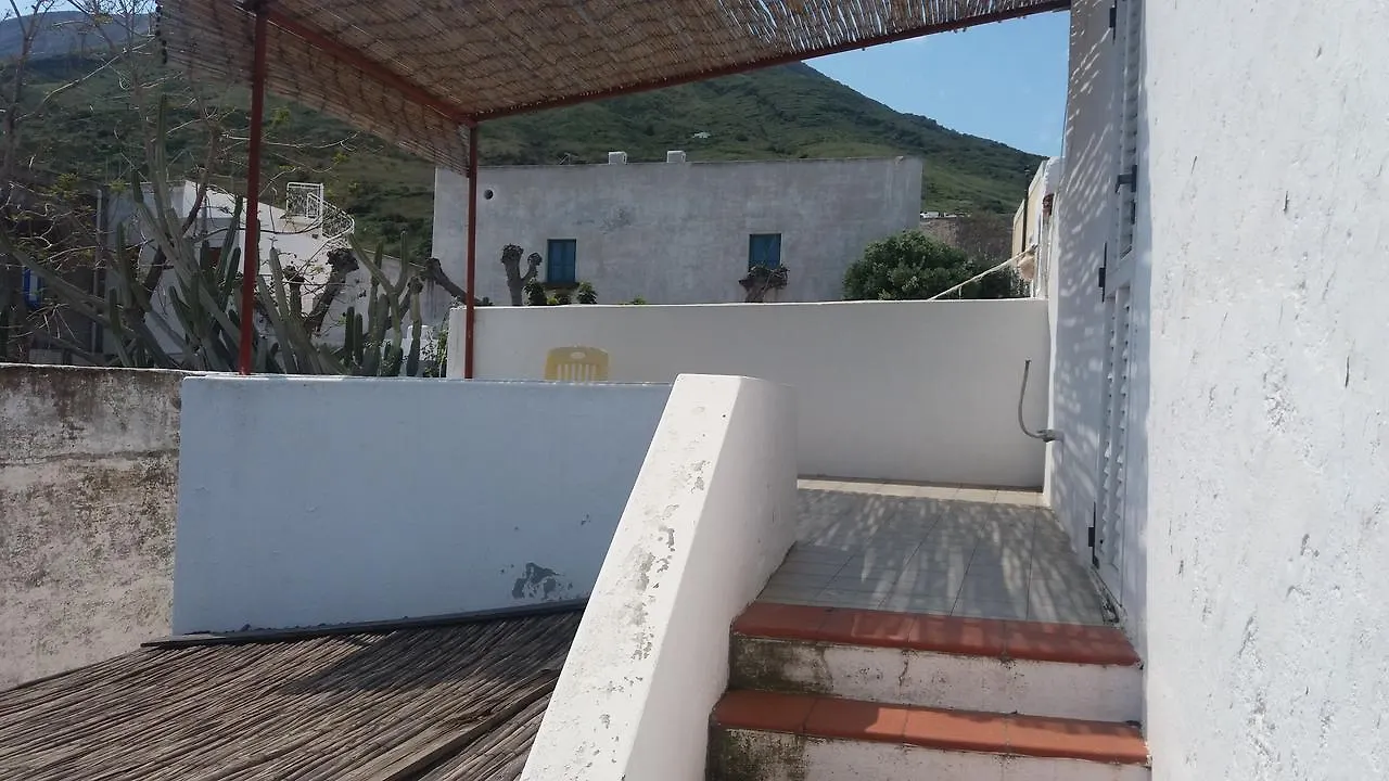 Ξενοδοχείο με διαμερίσματα Case La Pergola Στρόμπολι